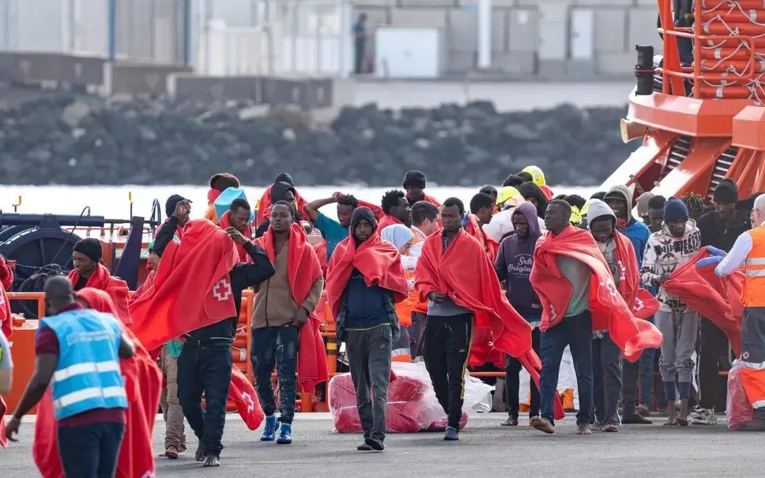 Canarias lidera el desplome migratorio en 2026: las llegadas de migrantes caen un 82% en las islas